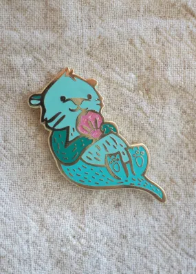 Sea Otter - Minty Green Lapel Pin